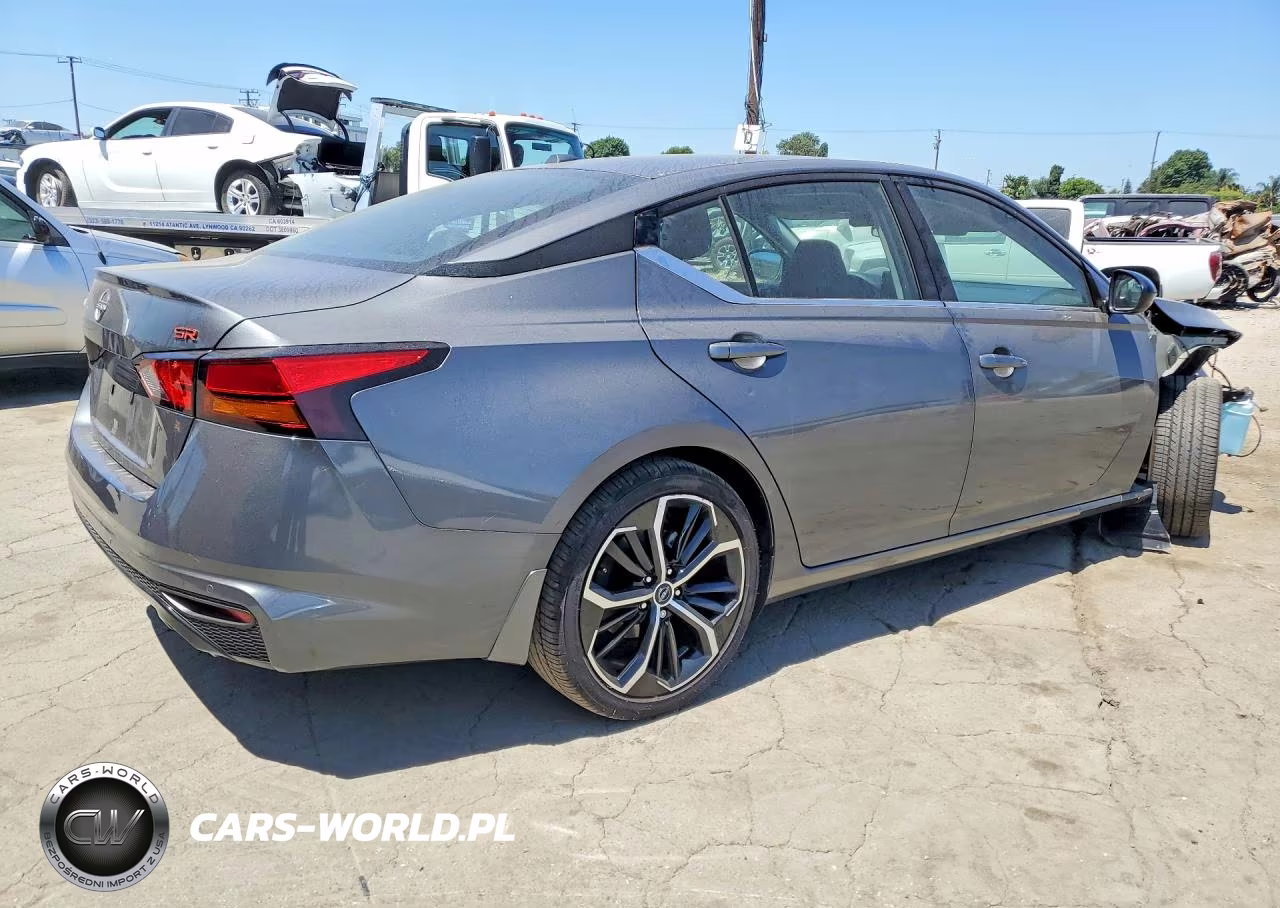 2025 Nissan Altima Sr VIN:1N4BL4CV6SN425541 - 3