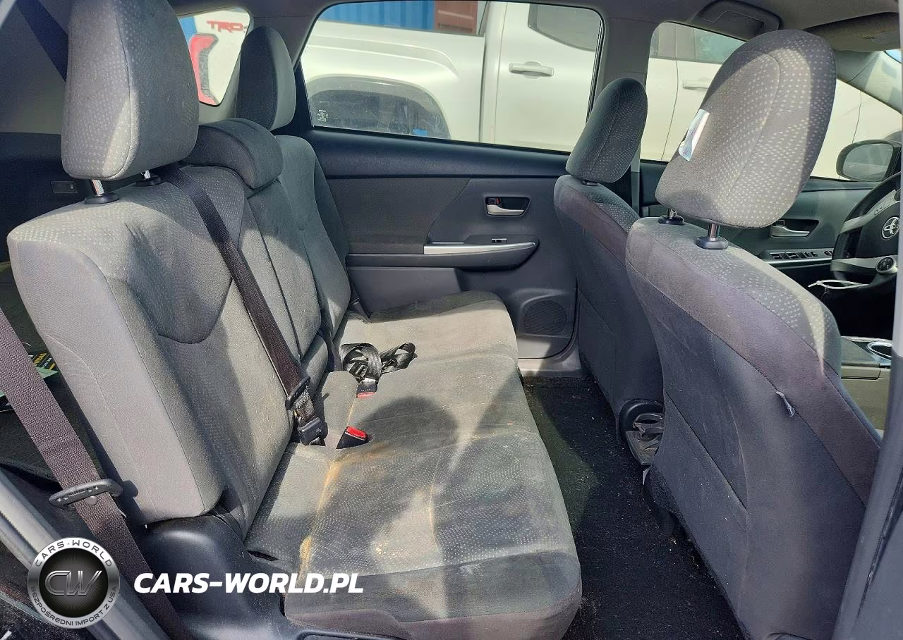 2013 Toyota Prius V Two VIN:JTDZN3EU8D3288490 - 10