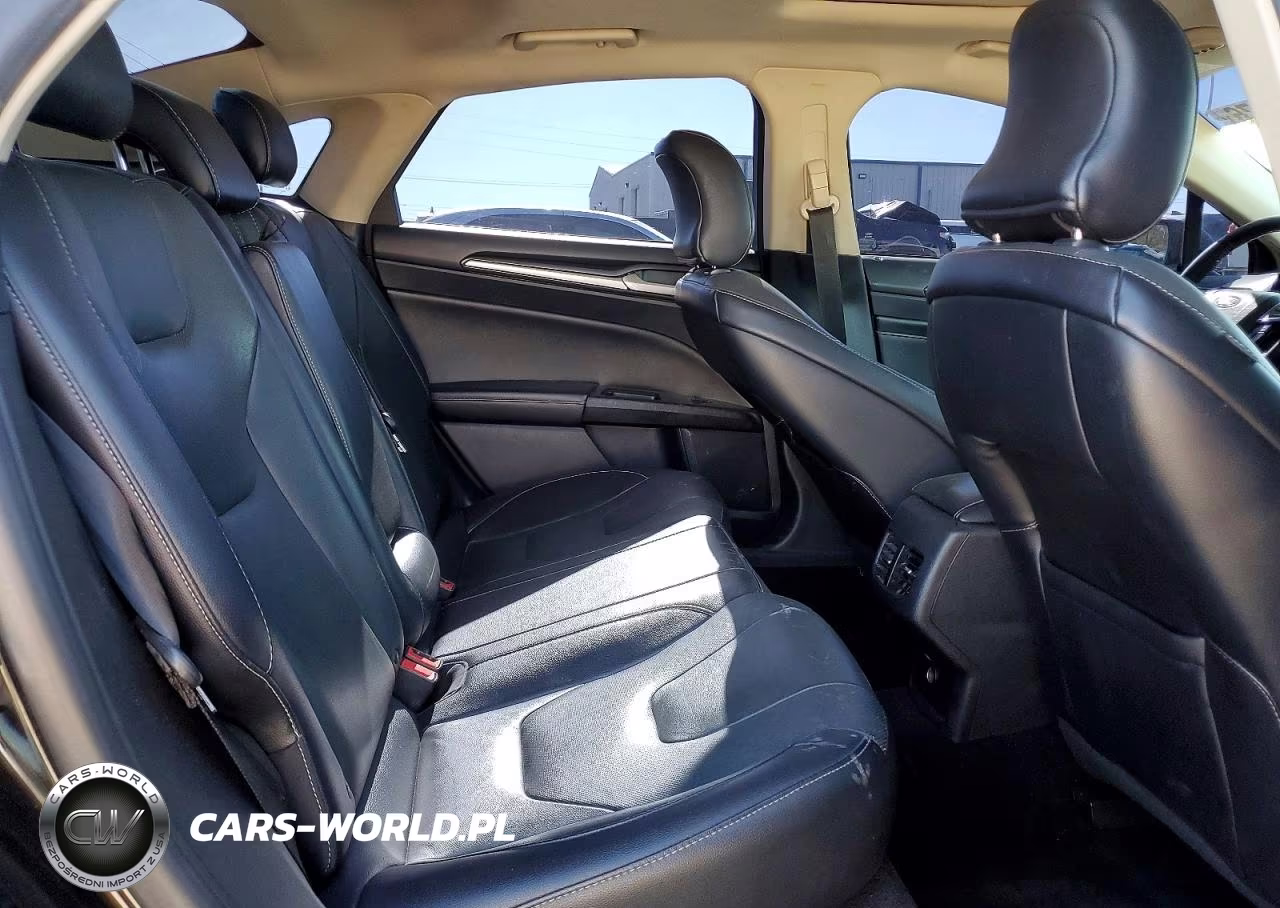 2018 Ford Fusion Titanium-Platinum VIN:3FA6P0D95JR132063 - 10