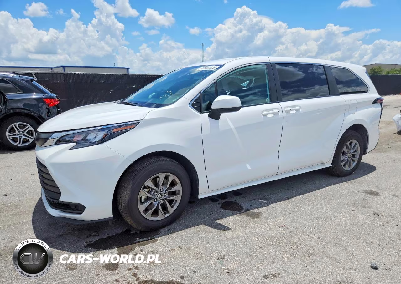 2026 Toyota Sienna Le – zdjęcie 1 z 13