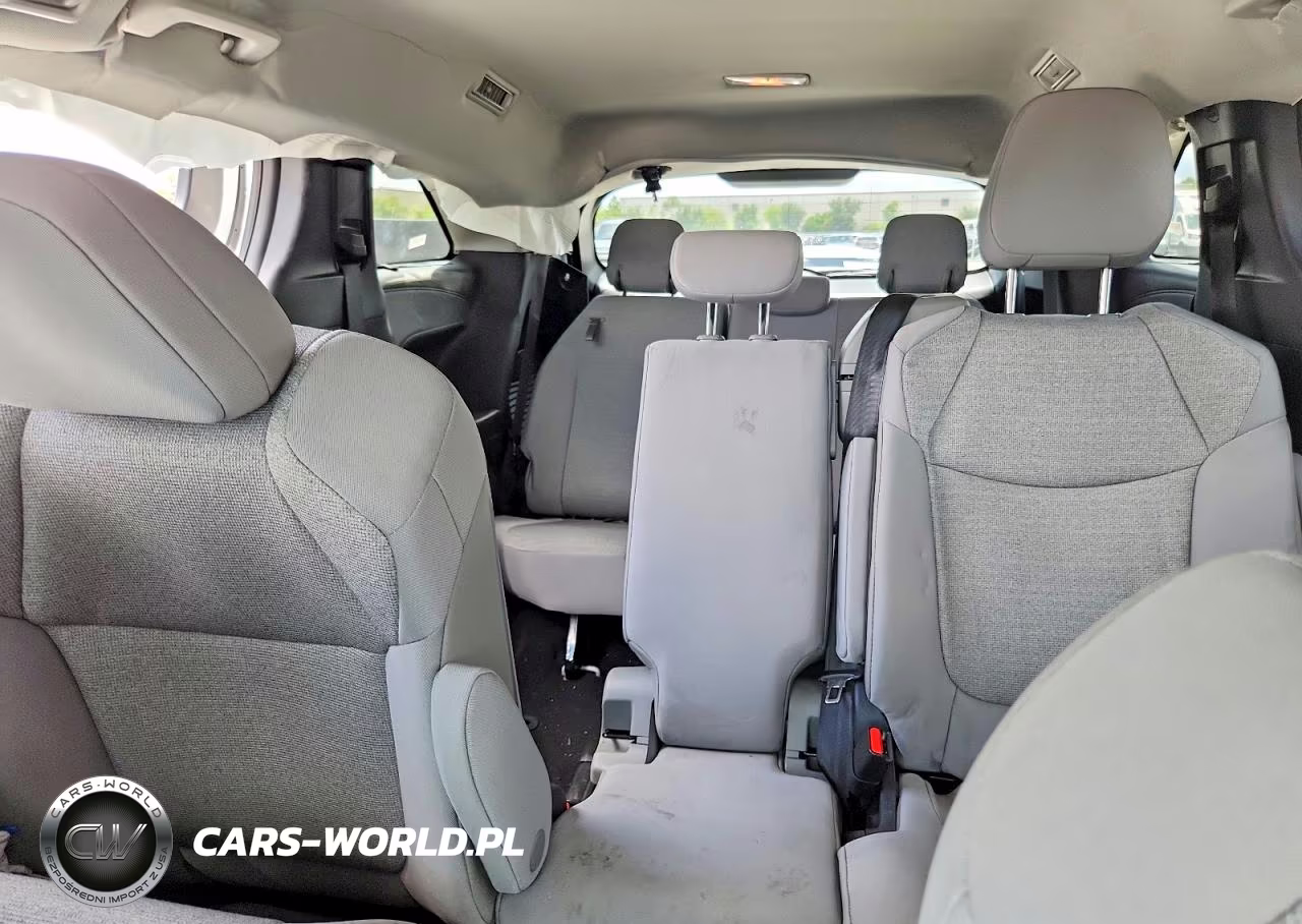 2026 Toyota Sienna Le VIN:5TDKRKEC2TS290336 - 10