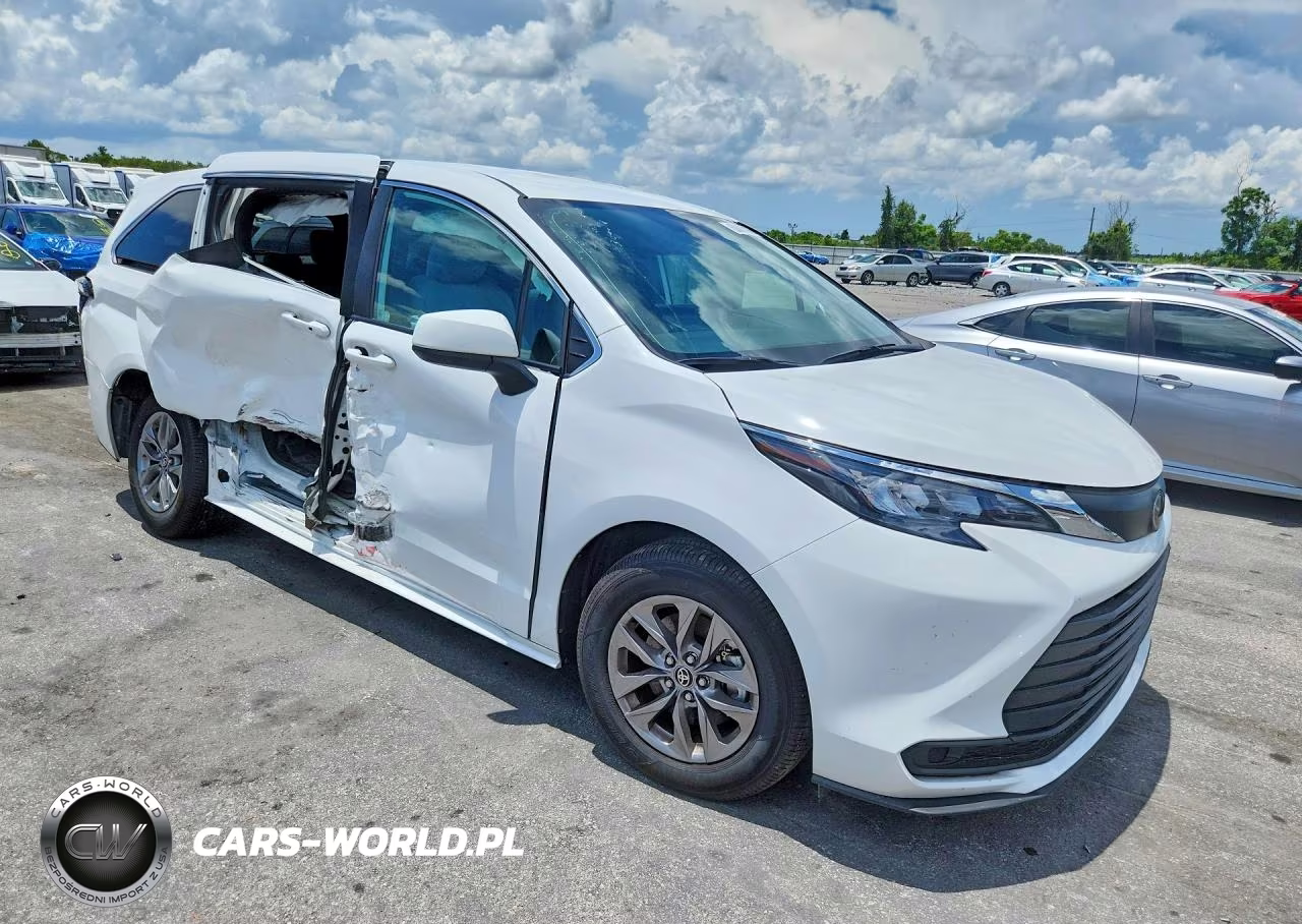 2026 Toyota Sienna Le VIN:5TDKRKEC2TS290336 - 4