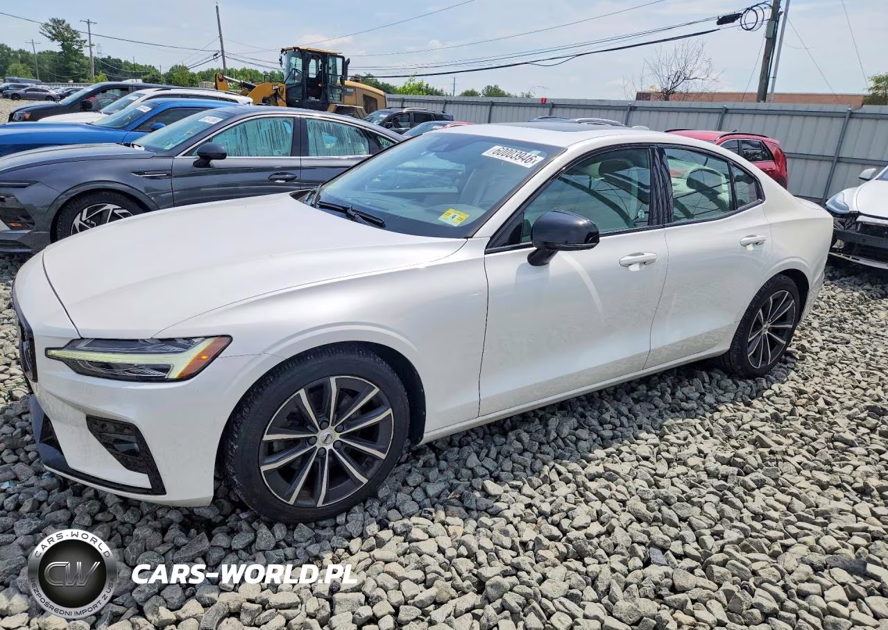 2021 Volvo S60 T5 R-Design – zdjęcie 1 z 12
