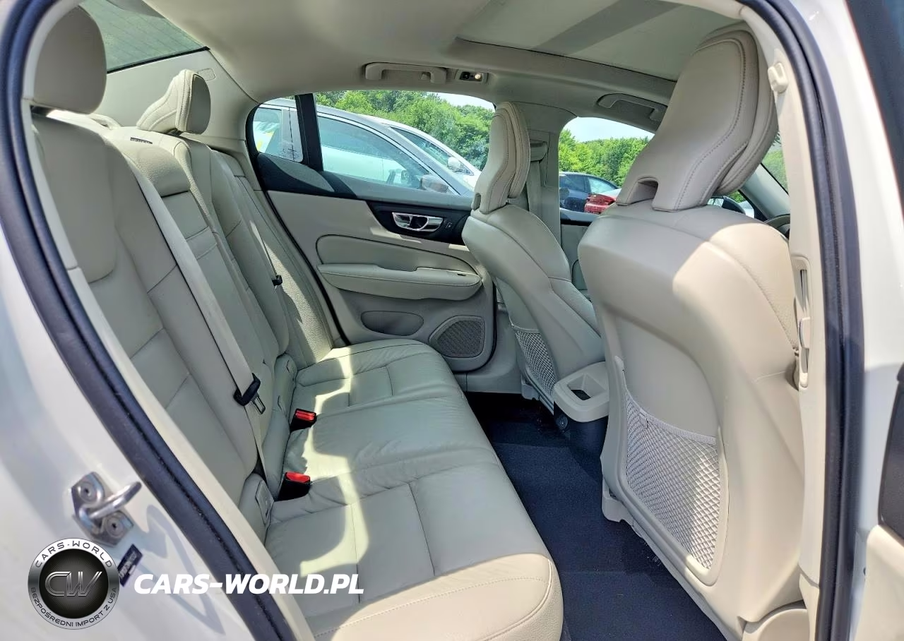 2021 Volvo S60 T5 R-Design VIN:7JR102FZXMG112227 - 10