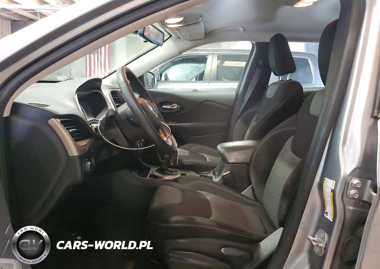 2015 Jeep Cherokee Sport VIN:1C4PJLAB8FW506369 - 7