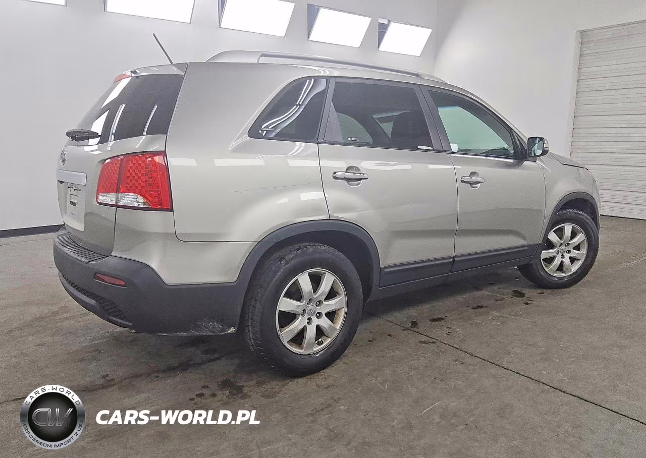 2013 Kia Sorento Lx VIN:5XYKT3A61DG345719 - 3