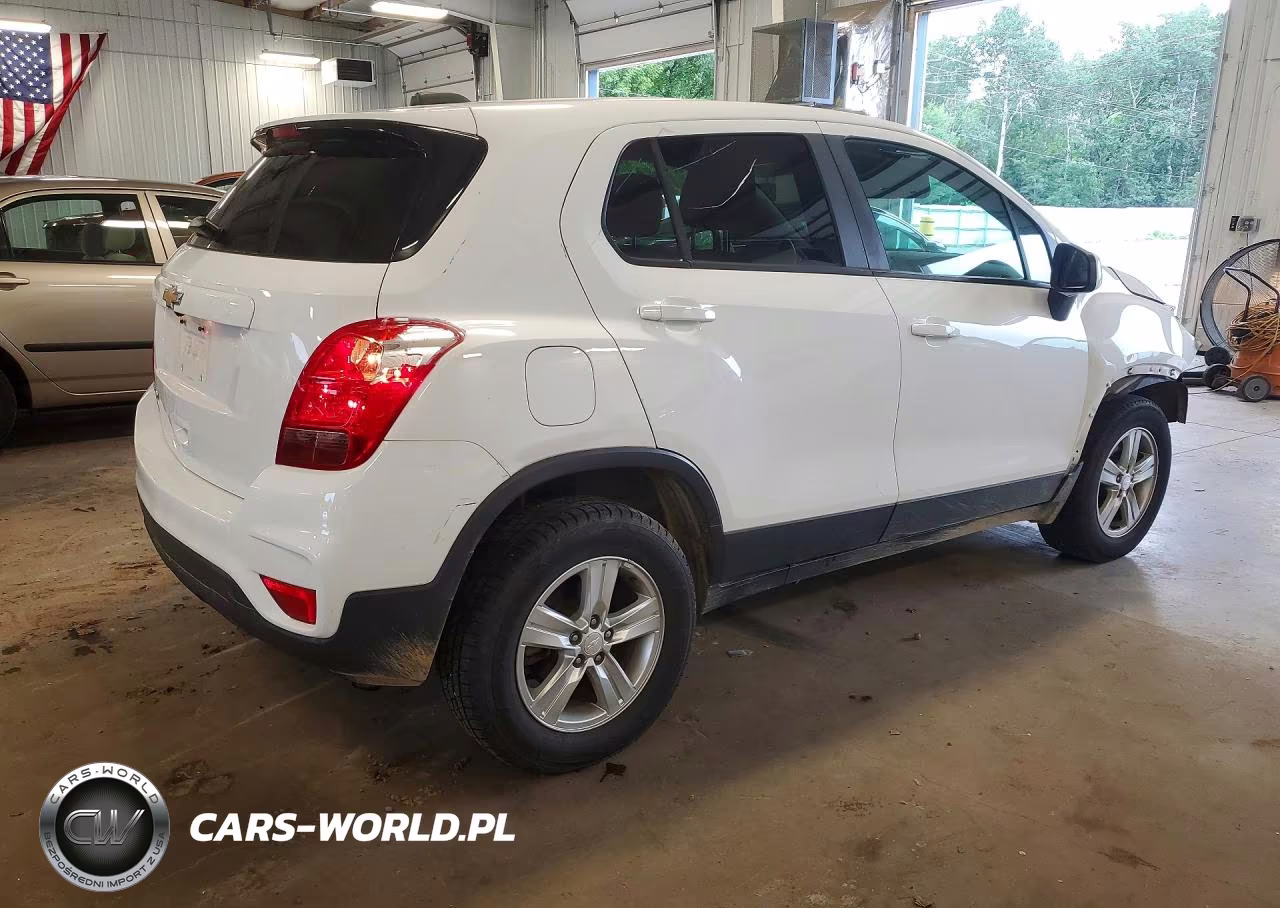 2019 Chevrolet Trax Ls VIN:3GNCJNSB1KL227359 - 3