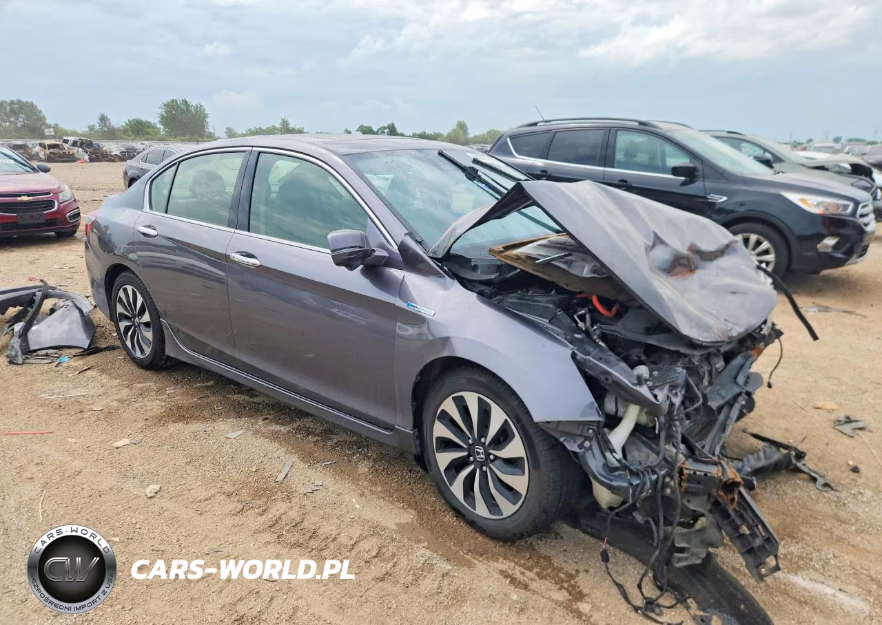 2017 Honda Accord Touring Hybrid VIN:JHMCR6F77HC000936 - 4
