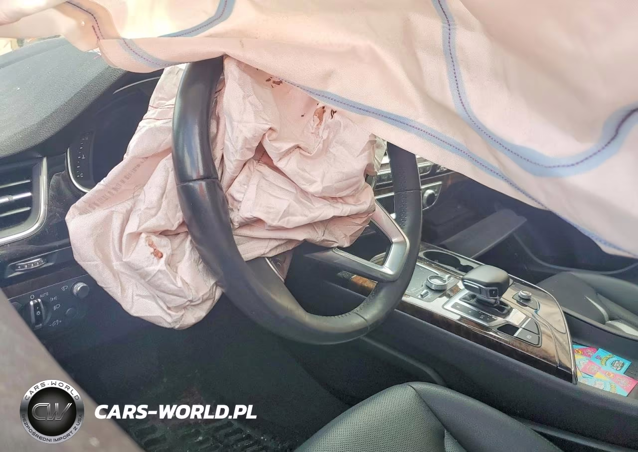2018 Audi Q7 Prestige VIN:WA1VAAF75JD015305 - 8