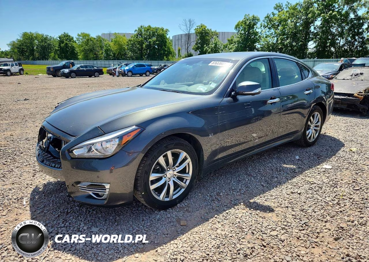 2015 Infiniti Q70 3.7