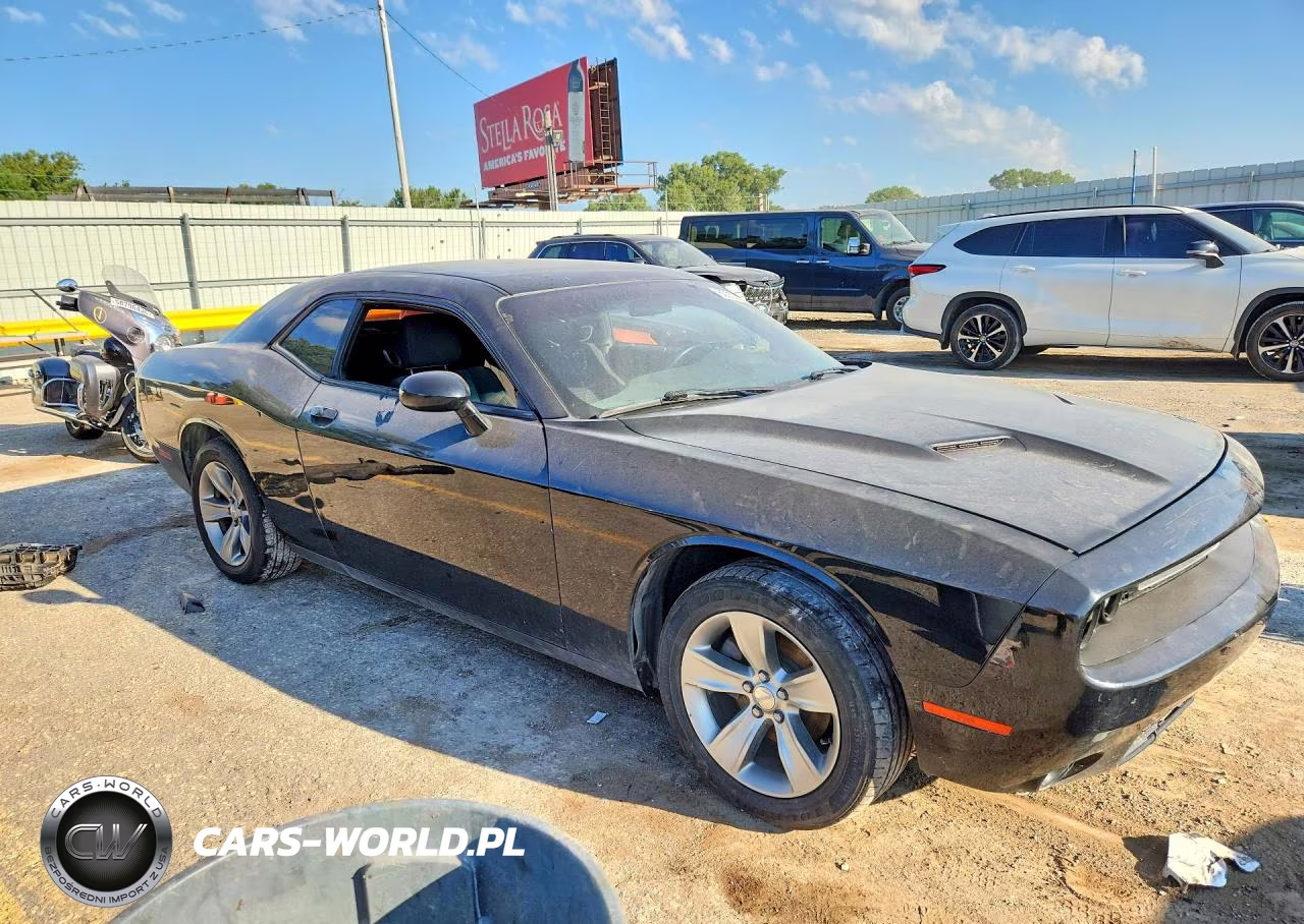 2017 Dodge Challenger Sxt VIN:2C3CDZAG5HH572744 - 4