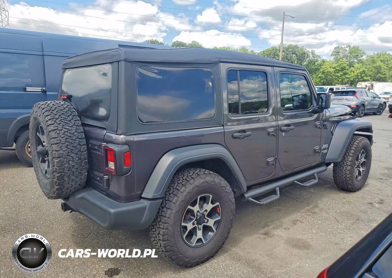 2020 Jeep Wrangler Unlimited Sport VIN:1C4HJXDG0LW105512 - 3