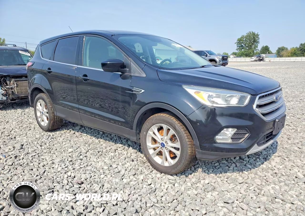 2017 Ford Escape Se VIN:1FMCU9GD2HUF00398 - 4