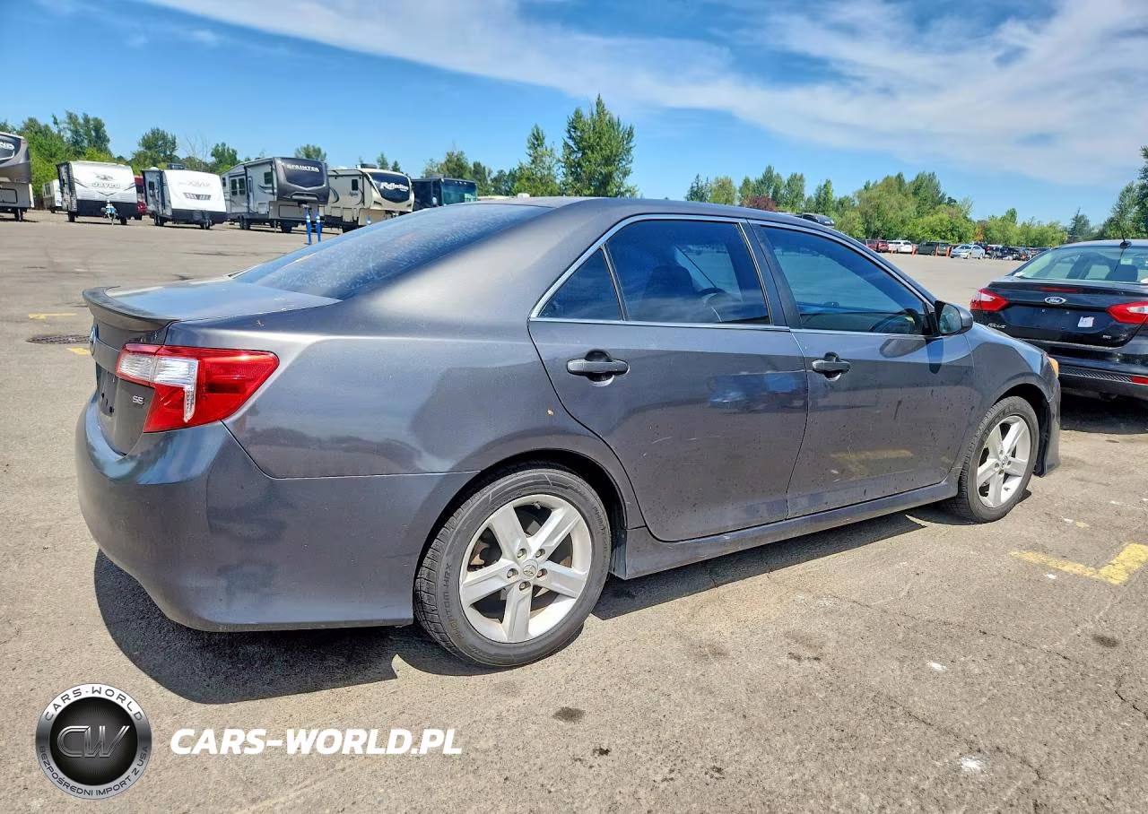 2014 Toyota Camry Se VIN:4T1BF1FK2EU357147 - 3