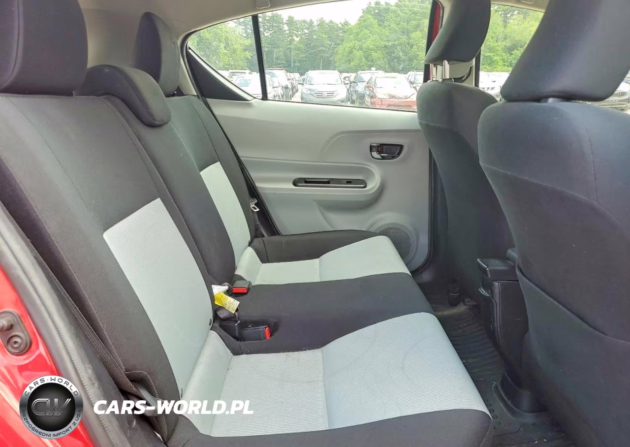 2012 Toyota Prius C Three VIN:JTDKDTB31C1021590 - 10