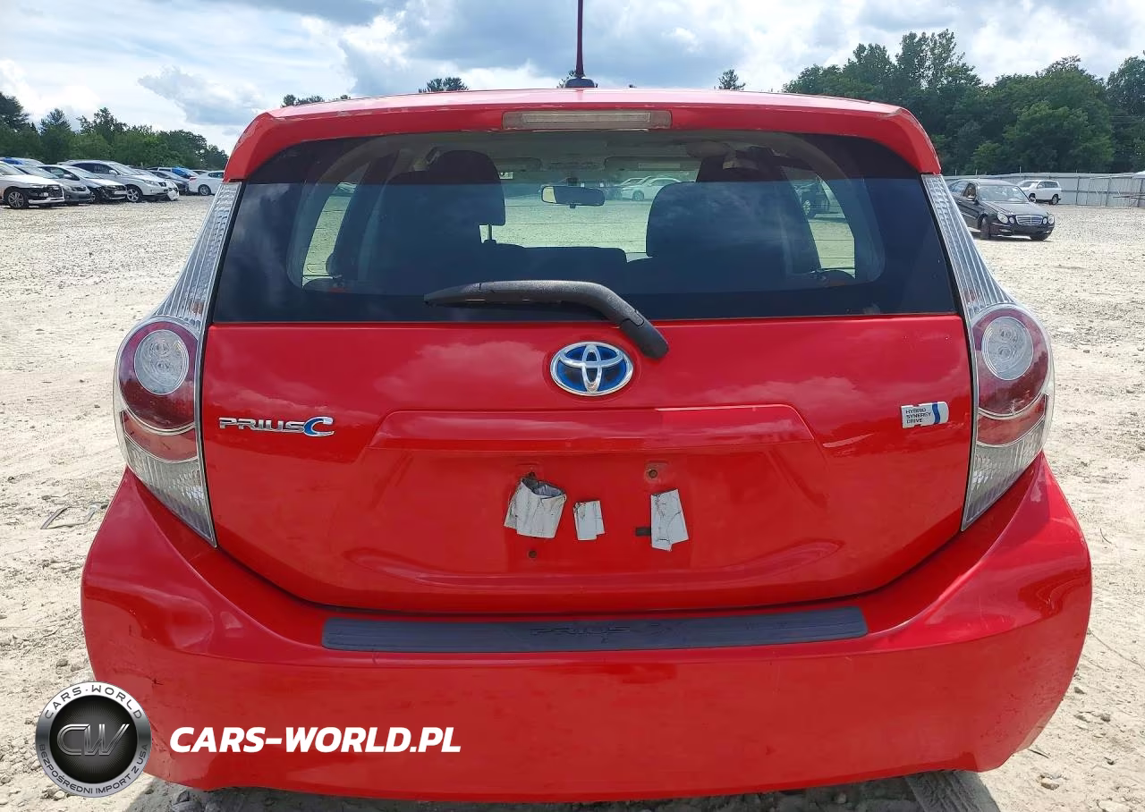 2012 Toyota Prius C Three VIN:JTDKDTB31C1021590 - 6