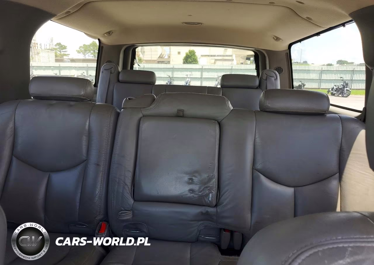2004 Chevrolet Suburban C1500 VIN:1GNEC16Z34J124103 - 10