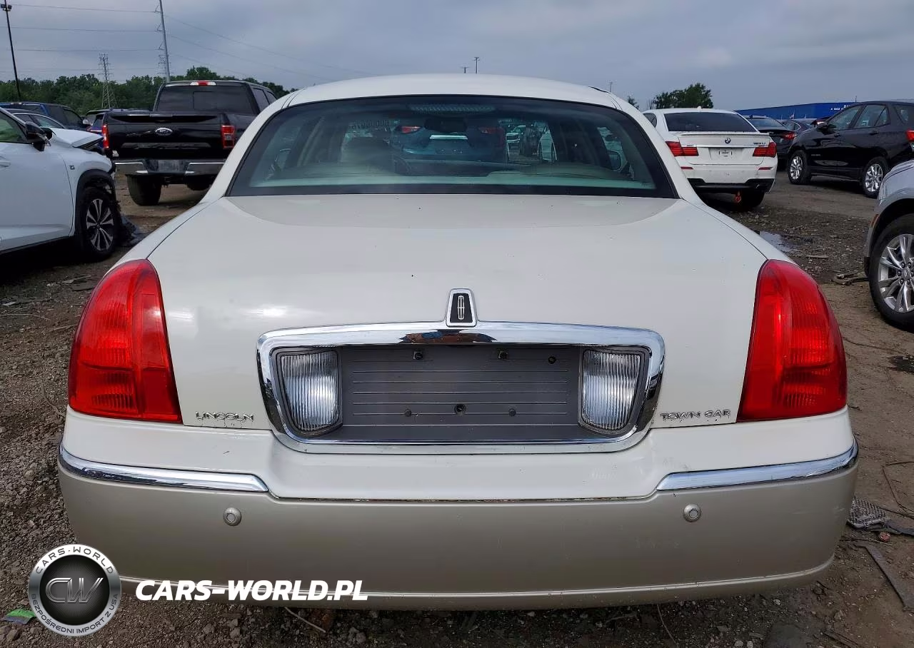 2004 Lincoln Town Car Ultimate VIN:1LNHM83W74Y675160 - 6