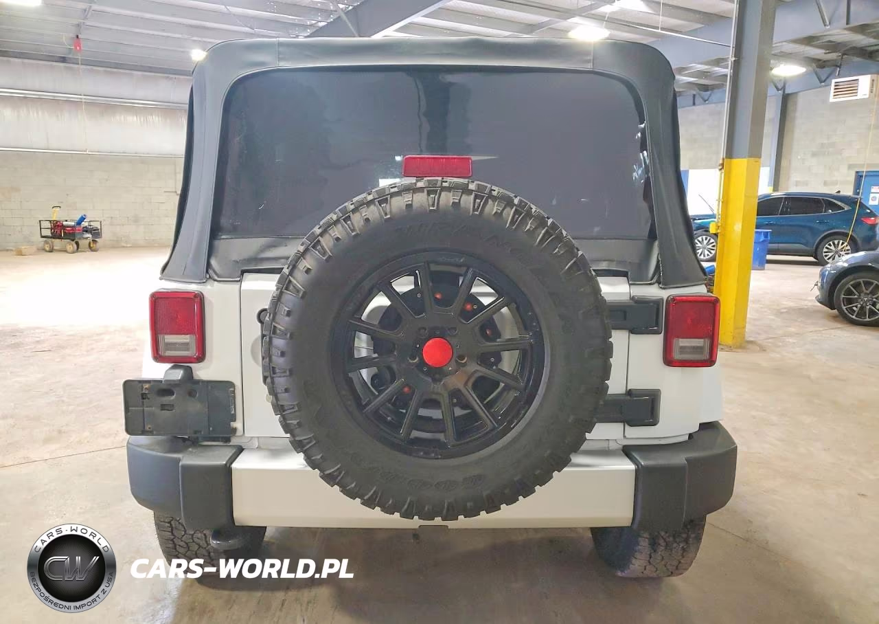 2011 Jeep Wrangler Unlimited Sahara VIN:1J4HA5H11BL595236 - 6