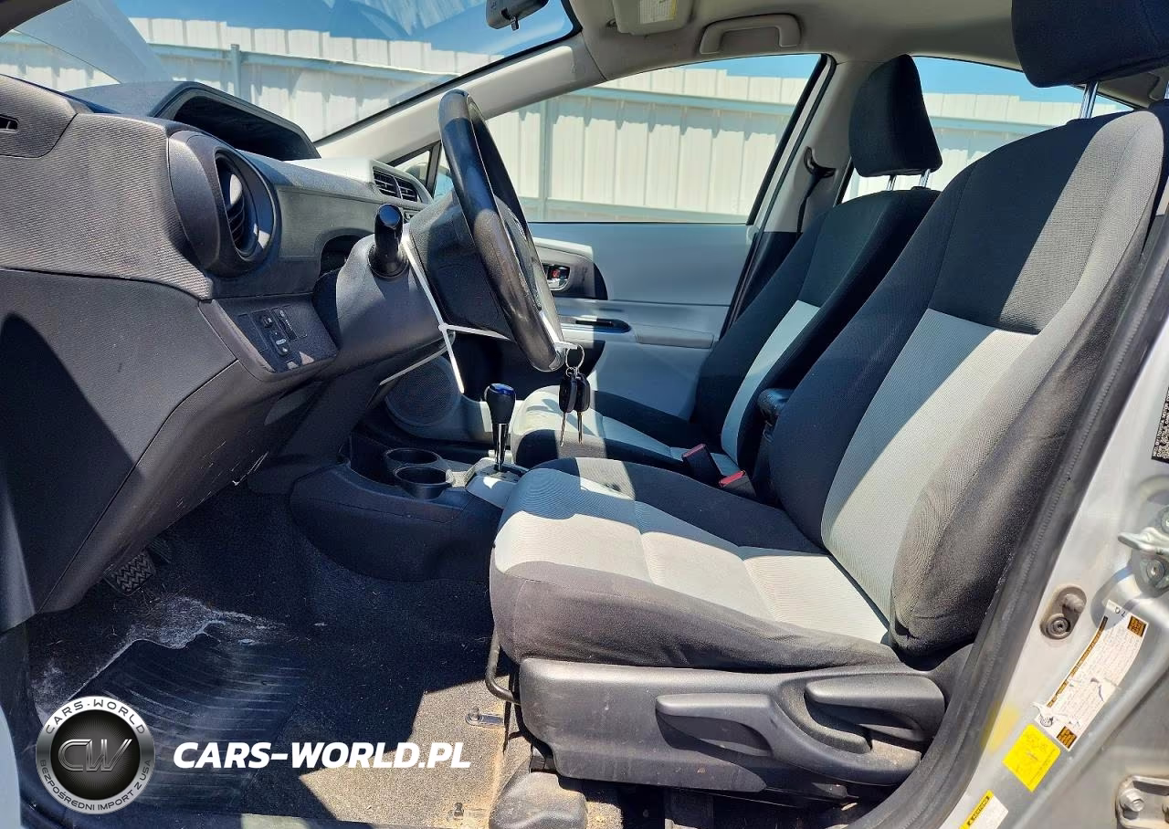 2012 Toyota Prius C Two VIN:JTDKDTB3XC1511168 - 7