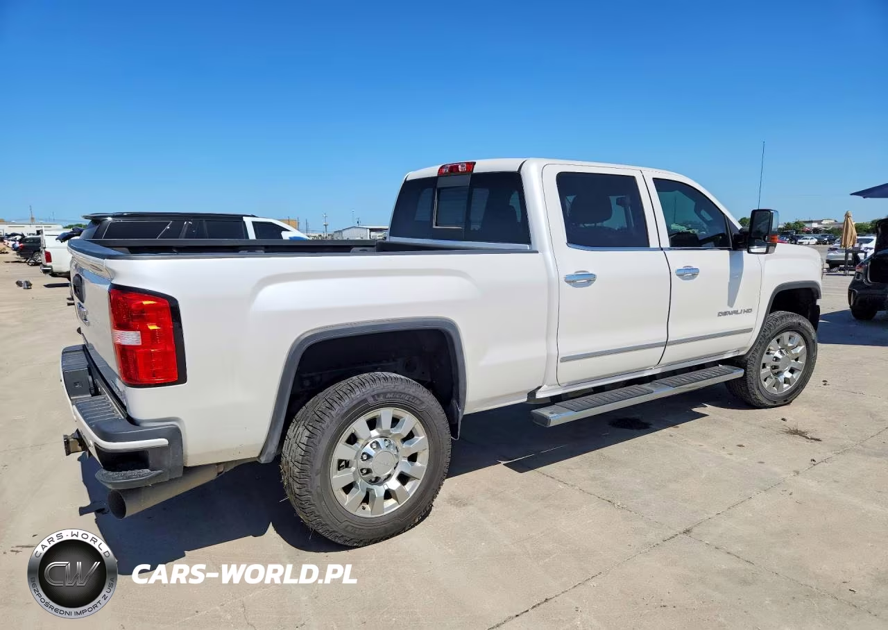 2019 GMC Sierra K2500 Denali VIN:1GT12SEY8KF242849 - 3