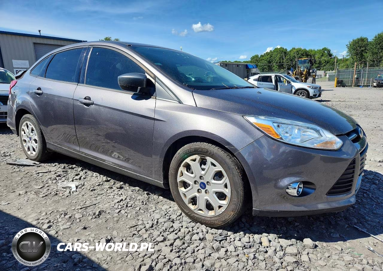 2012 Ford Focus Se VIN:1FAHP3F20CL411397 - 4