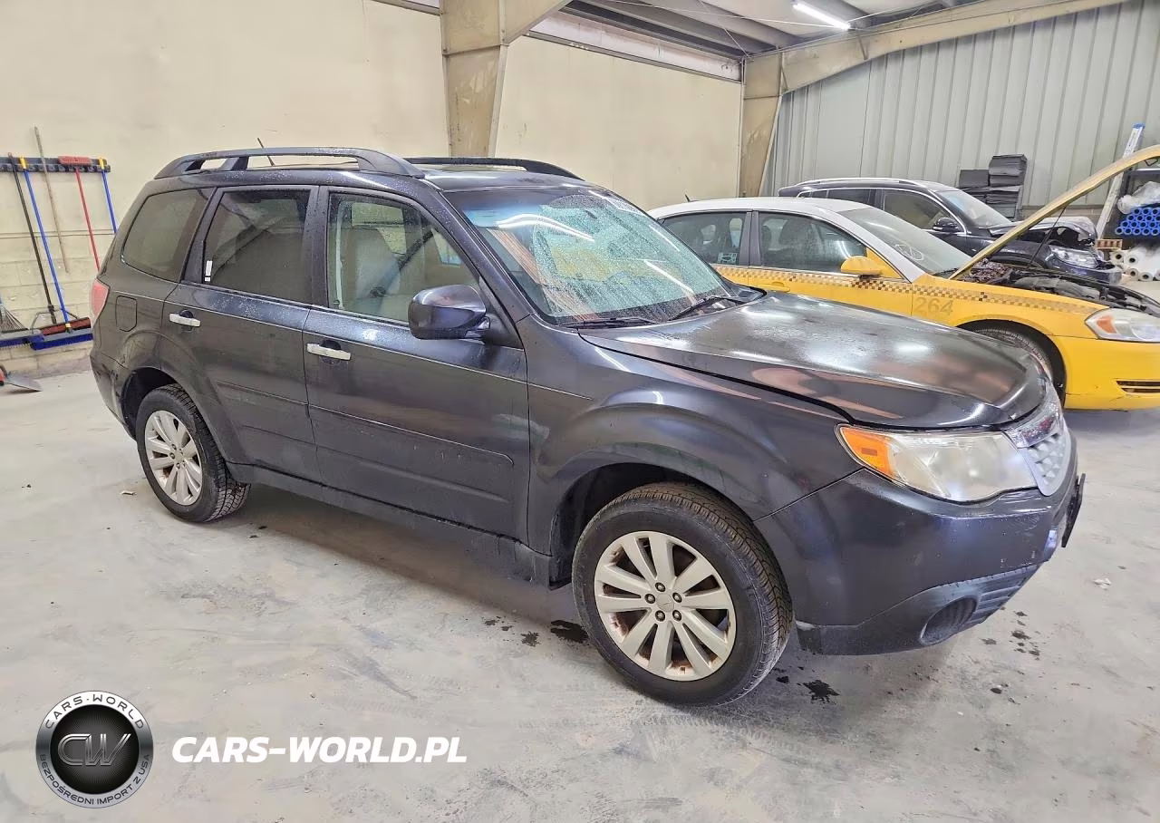 2013 Subaru Forester VIN:JF2SHAEC7DH404724 - 4