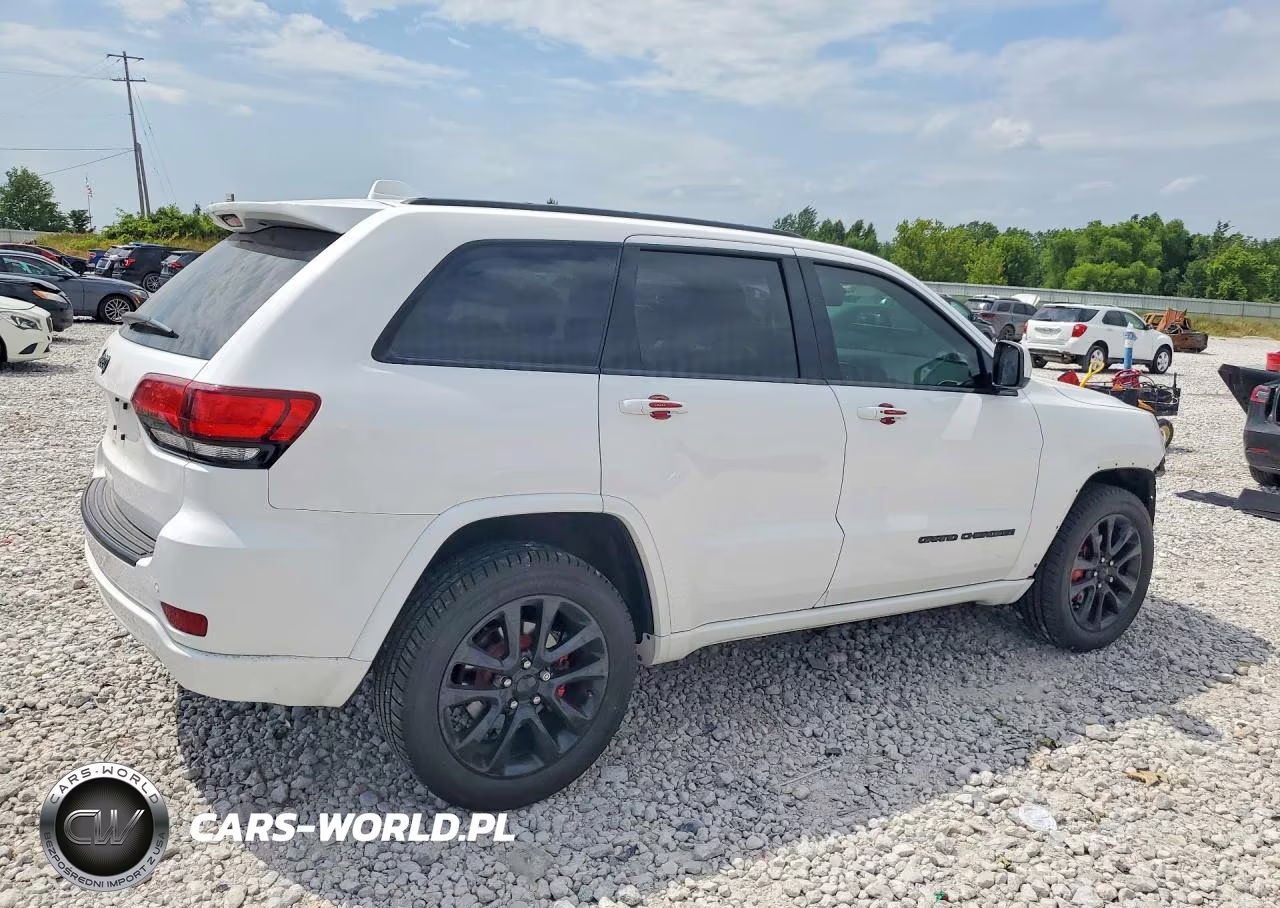 2020 Jeep Grand Cherokee Laredo VIN:1C4RJFAG6LC313981 - 3