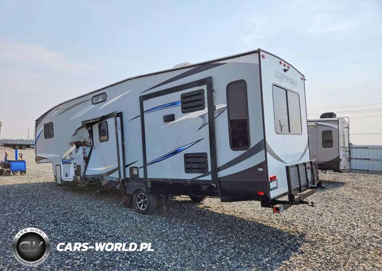 2020 Forest River Arctic Wolf Camper VIN:5ZT3CKVB2L0704567 - 3