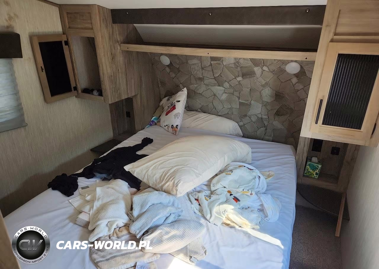 2020 Forest River Arctic Wolf Camper VIN:5ZT3CKVB2L0704567 - 9