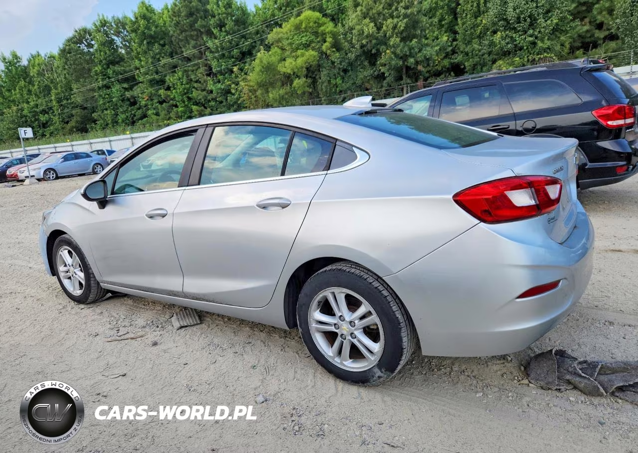 2018 Chevrolet Cruze Lt VIN:1G1BE5SM9J7117858 - 2