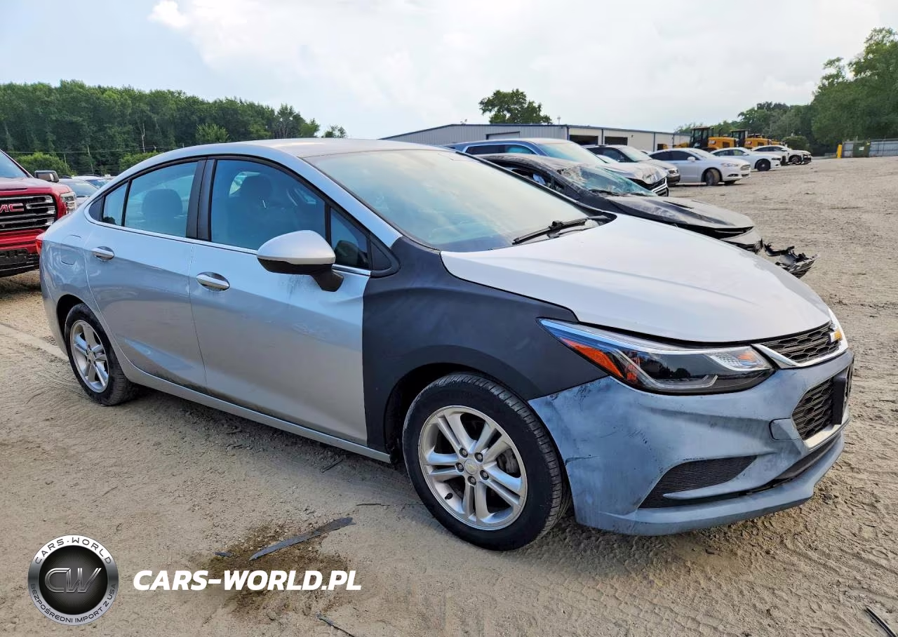 2018 Chevrolet Cruze Lt VIN:1G1BE5SM9J7117858 - 4