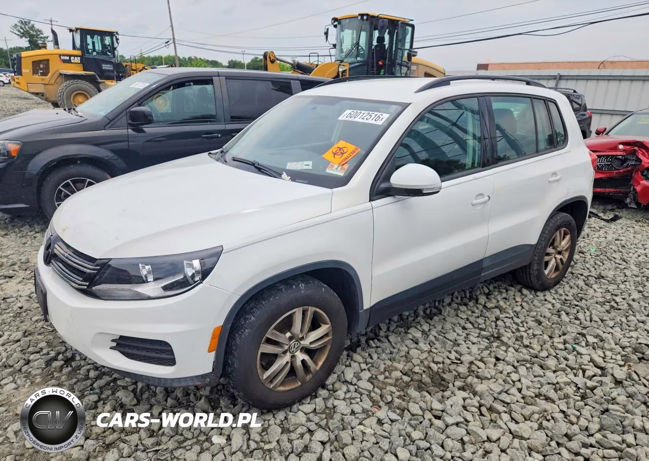 2015 Volkswagen Tiguan S VIN:WVGBV7AX2FW518952 - 1