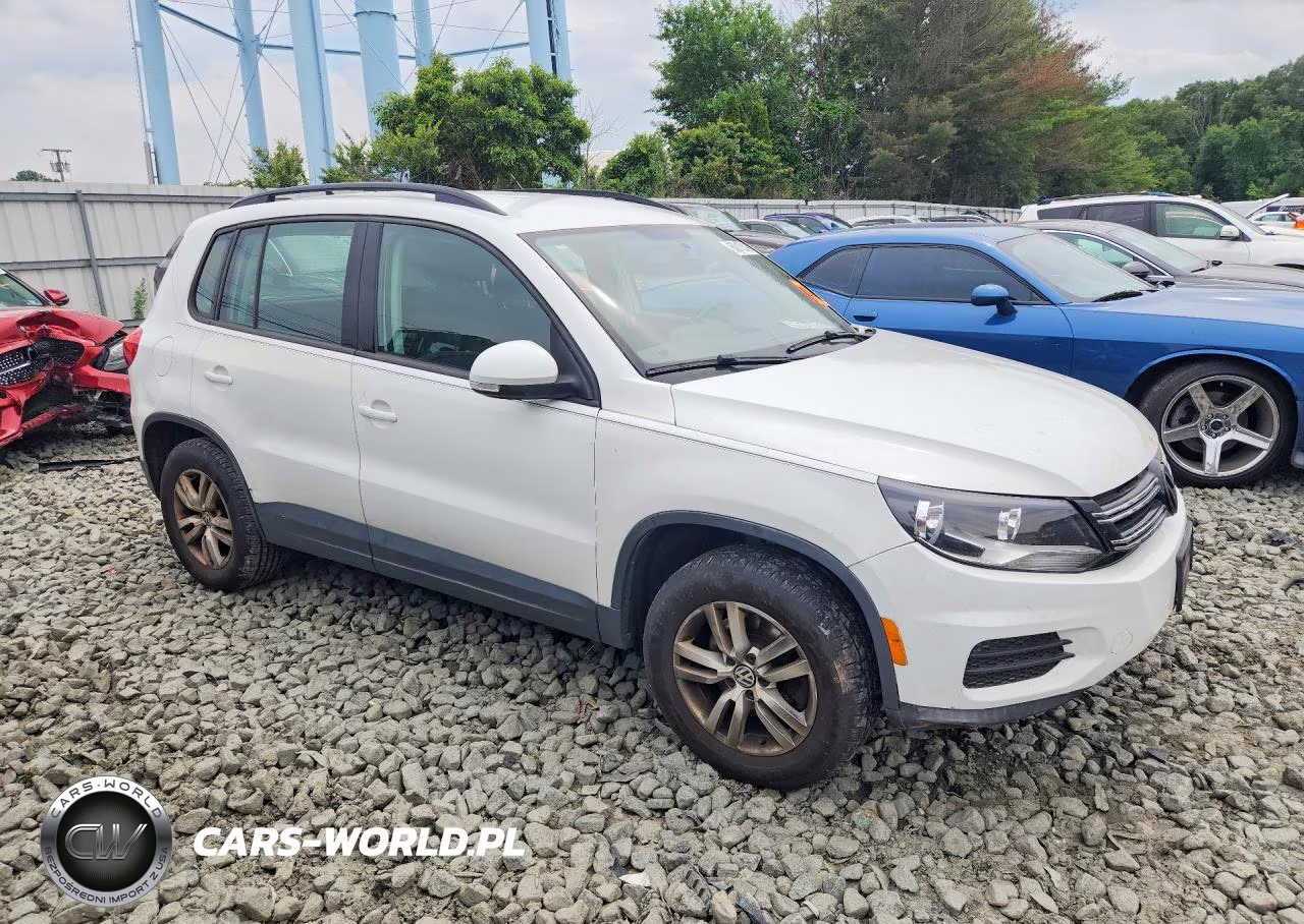 2015 Volkswagen Tiguan S VIN:WVGBV7AX2FW518952 - 4