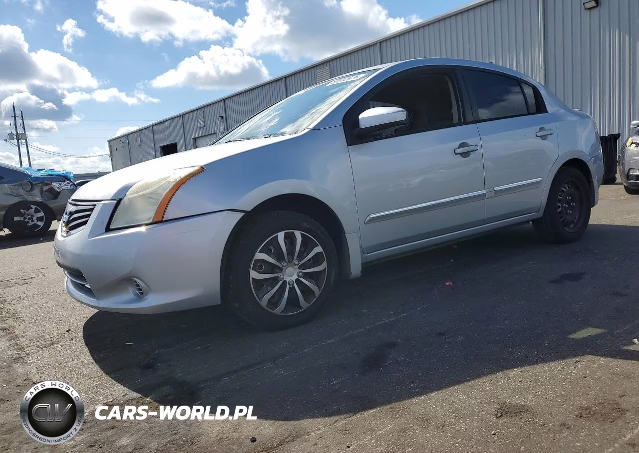 2011 Nissan Sentra 2.0 – zdjęcie 1 z 12