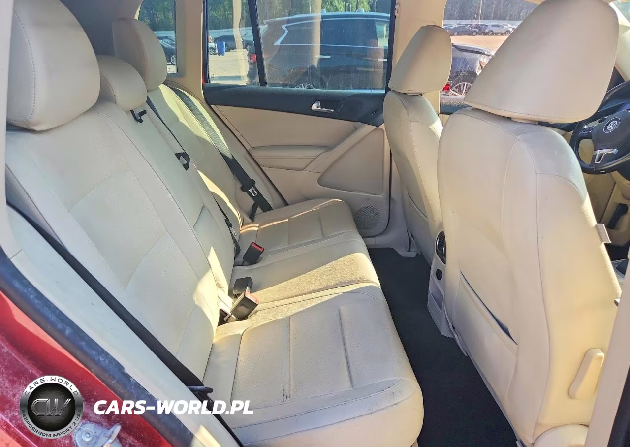 2015 Volkswagen Tiguan S VIN:WVGAV7AX0FW018249 - 10