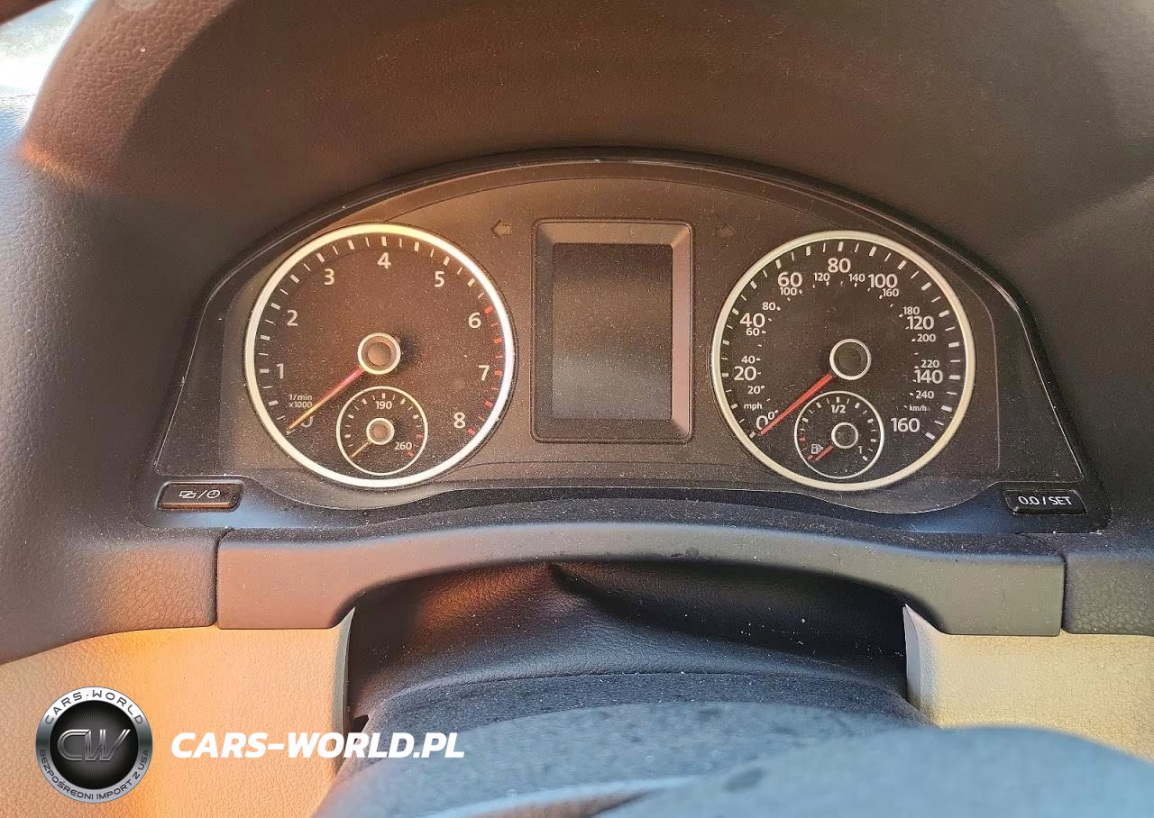 2015 Volkswagen Tiguan S VIN:WVGAV7AX0FW018249 - 9