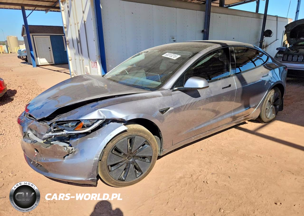2025 Tesla Model 3 – zdjęcie 1 z 12