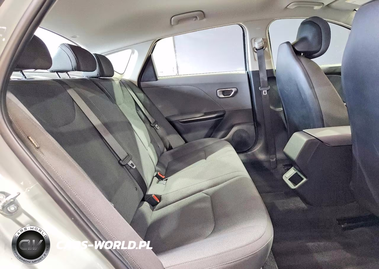 2025 Kia K4 Lxs VIN:3KPFT4DE0SE055749 - 10