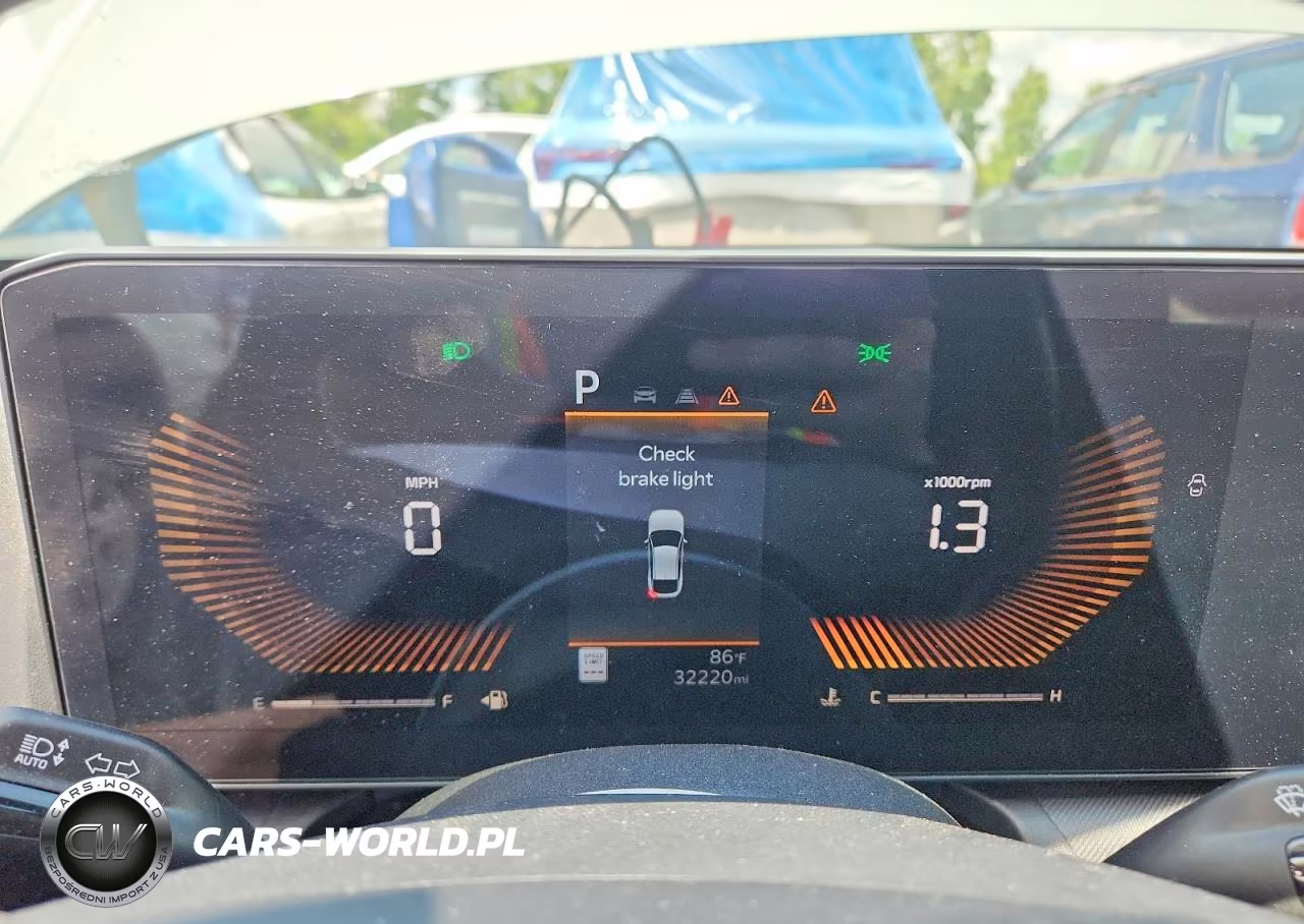 2025 Kia K4 Lxs VIN:3KPFT4DE0SE055749 - 9