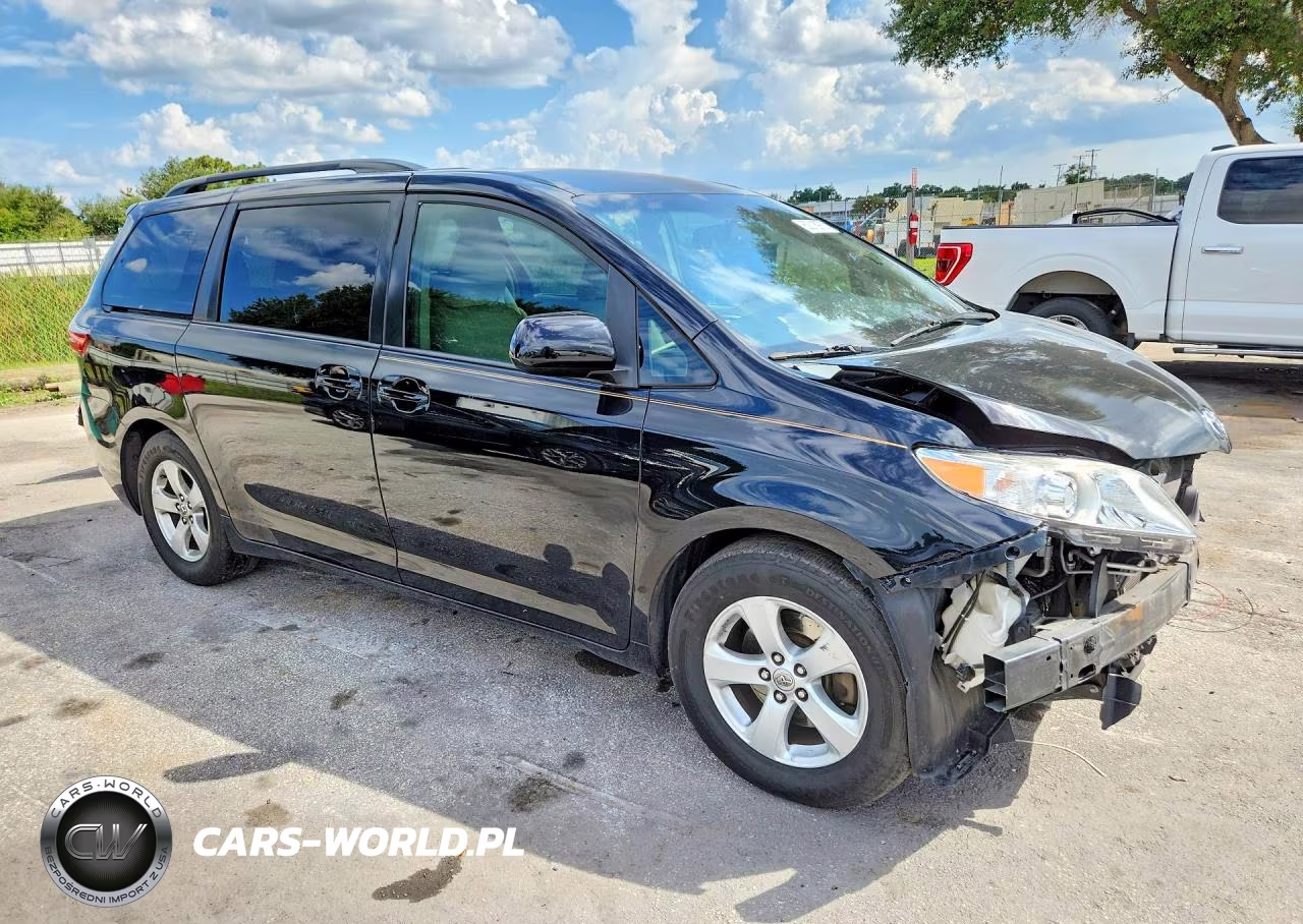 2015 Toyota Sienna Le VIN:5TDKK3DC0FS677385 - 4