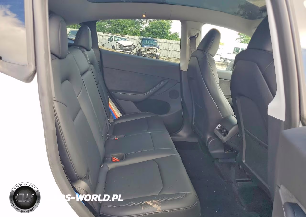 2023 Tesla Model Y VIN:7SAYGDEE2PA115883 - 10