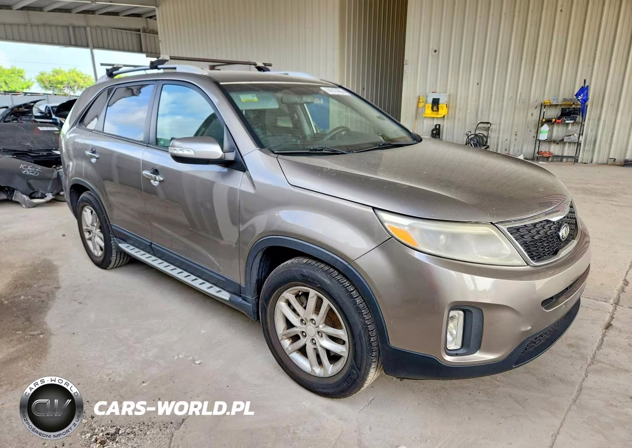2015 Kia Sorento VIN:5XYKT4A68FG625792 - 4