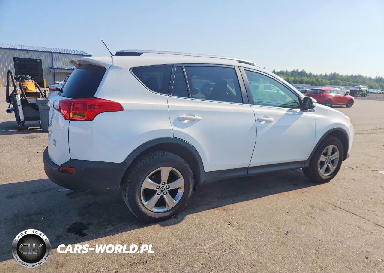 2015 Toyota Rav4 Xle VIN:JTMRFREV3FD115594 - 3