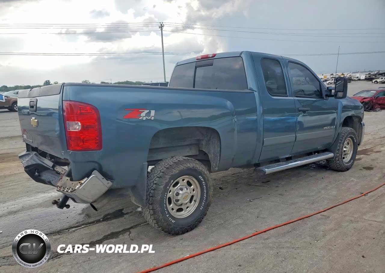 2008 Chevrolet Silverado K2500 Heavy Duty VIN:1GCHK29K48E148986 - 3
