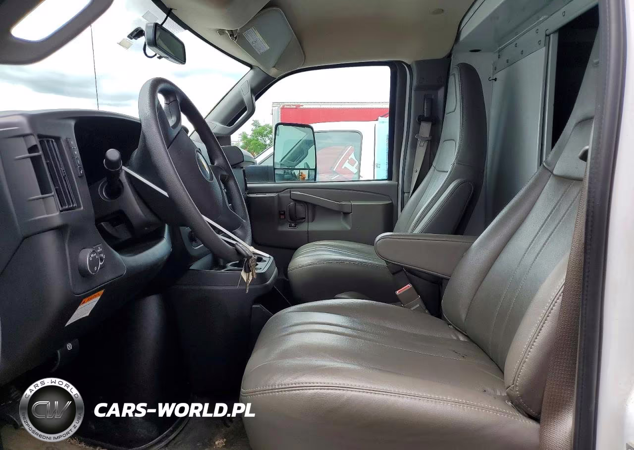 2025 Chevrolet Express G3500 VIN:1HA3GRC72SN005594 - 7