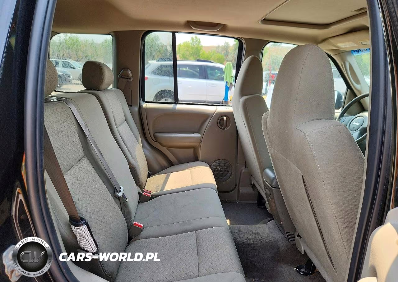 2005 Jeep Liberty Renegade VIN:1J4GL38KX5W704475 - 11