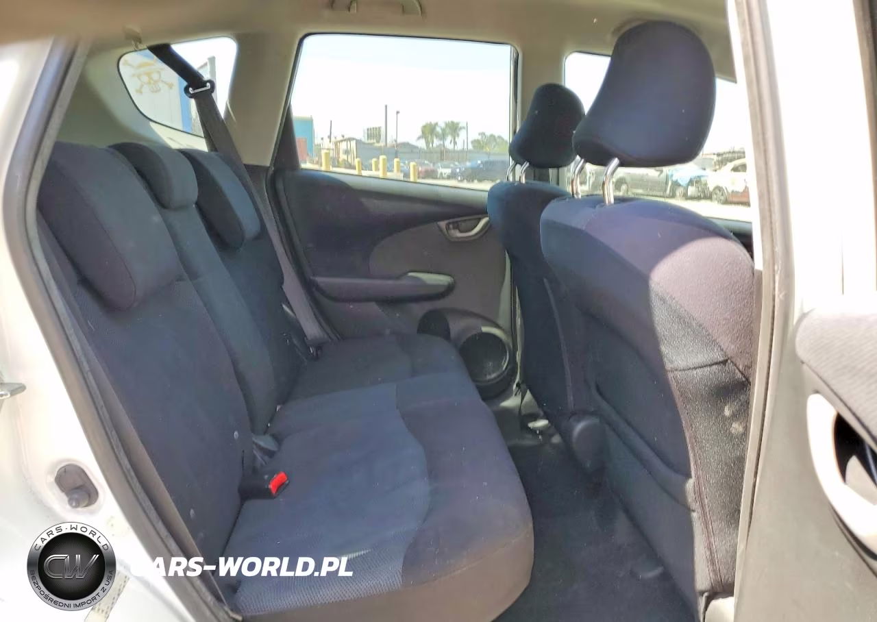 2011 Honda Fit Sport VIN:JHMGE8H54BC018015 - 10