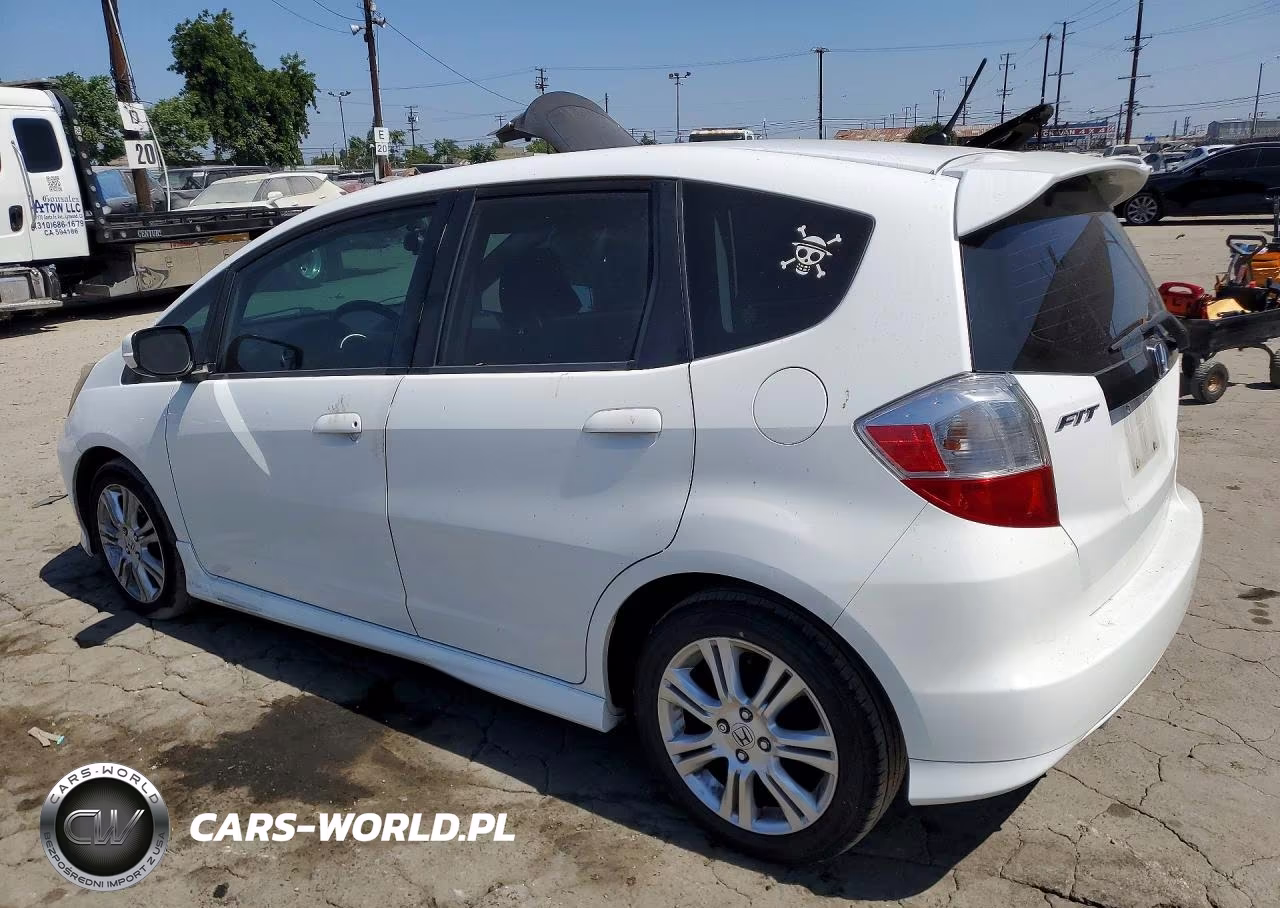 2011 Honda Fit Sport VIN:JHMGE8H54BC018015 - 2