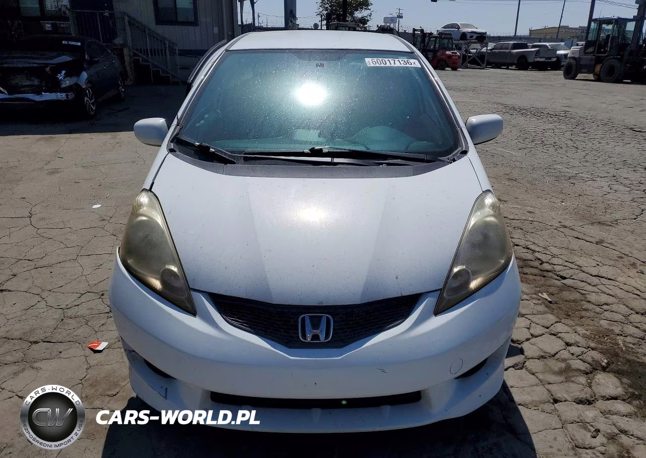 2011 Honda Fit Sport VIN:JHMGE8H54BC018015 - 5